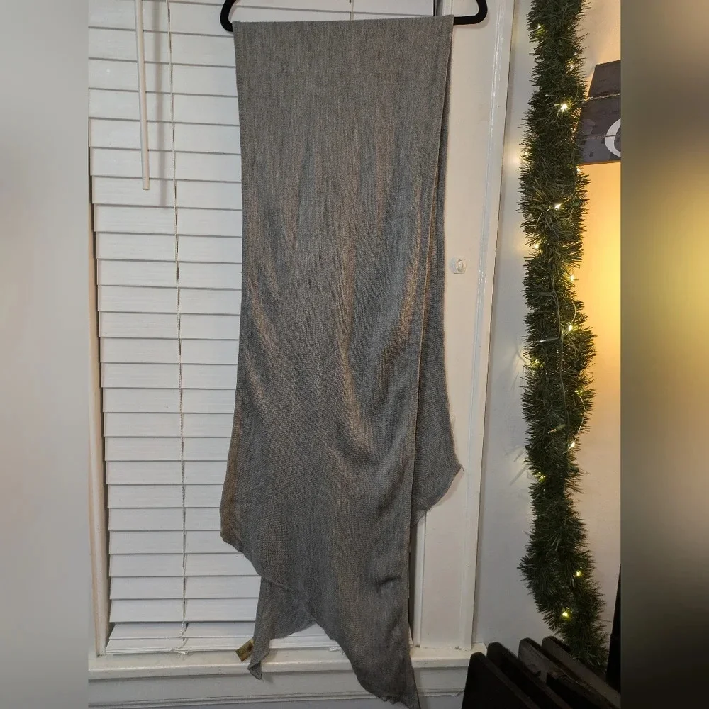Calvin Klein Men's Gray Winter Scarf. One Size Fits All. EUC